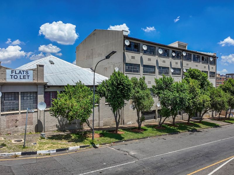 Apartment For Sale In Johannesburg - Photo 1