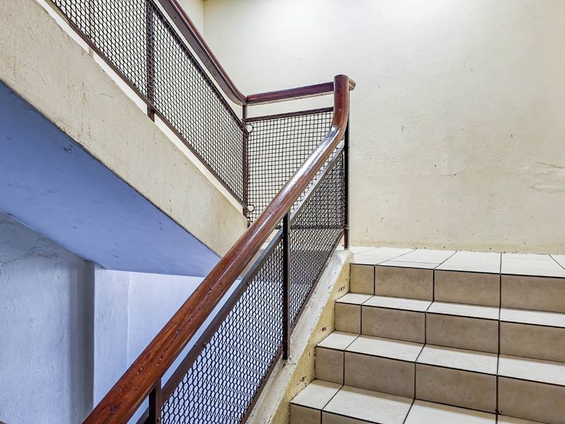 Apartment For Sale In Johannesburg - Photo 10