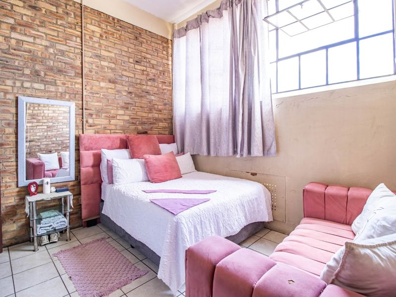 Apartment For Sale In Johannesburg - Photo 9