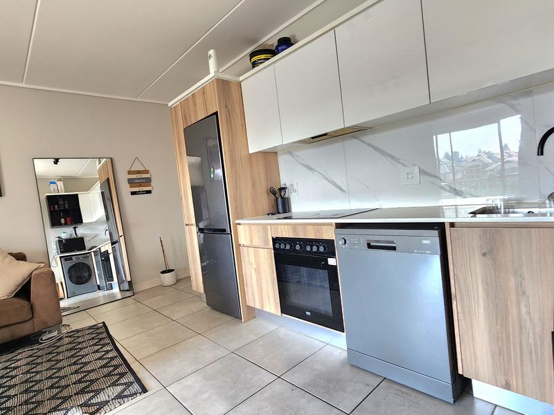 Apartment Rental Monthly In Midrand - Photo 3