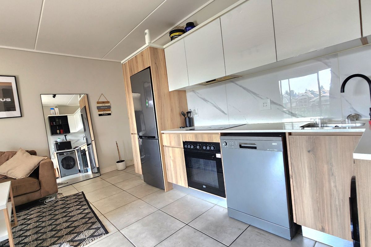 Apartment Rental Monthly In Midrand - Photo 3