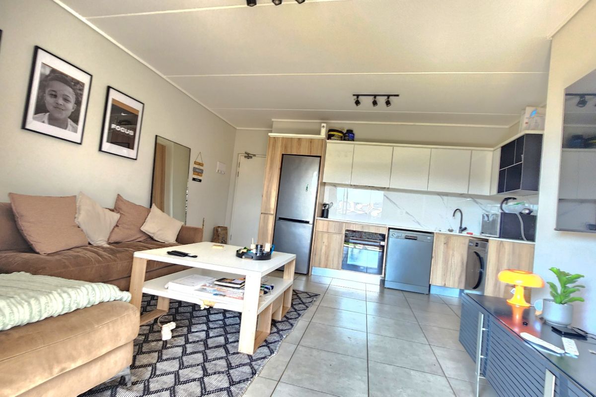 Apartment Rental Monthly In Midrand - Photo 2