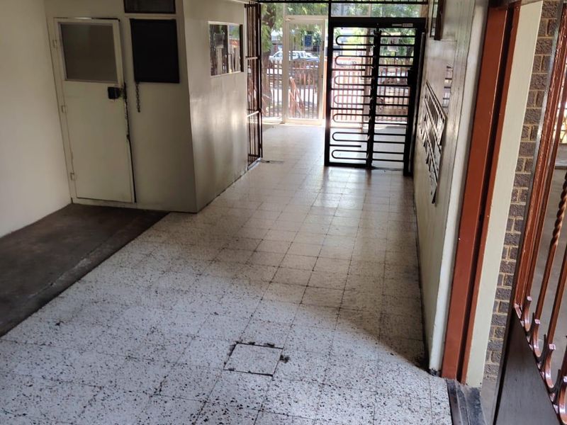 Apartment For Sale In Pretoria - Photo 2