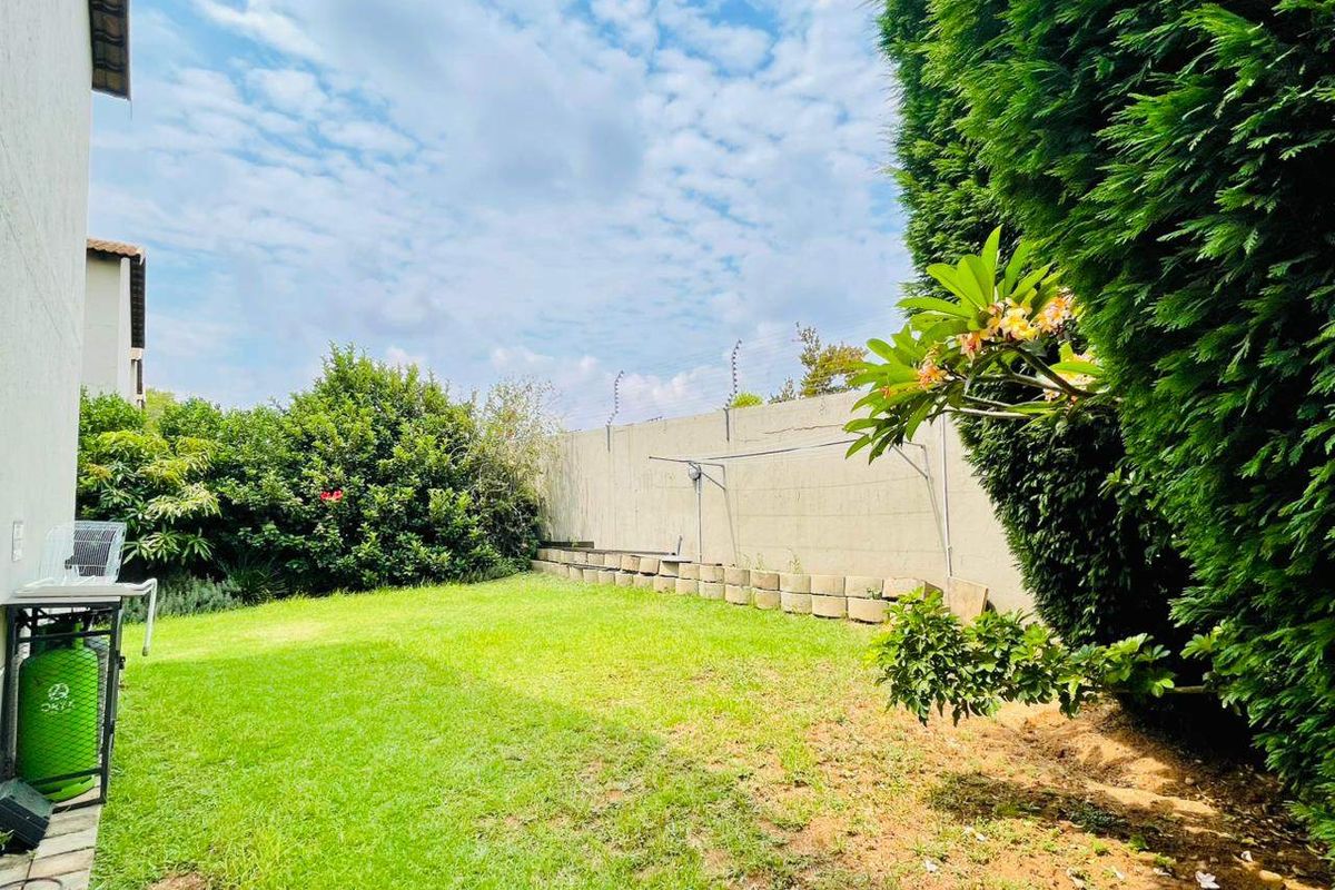 Townhouse For Sale In Midrand - Photo 4