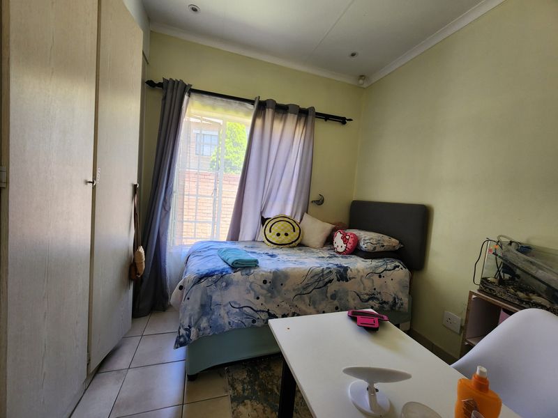 Townhouse Rental Monthly In Pretoria - Photo 10