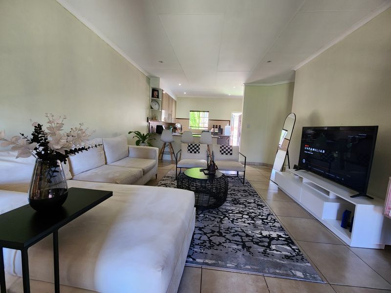 Townhouse Rental Monthly In Pretoria - Photo 5