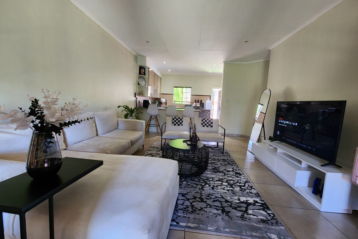 Townhouse Rental Monthly In Pretoria - Photo 5