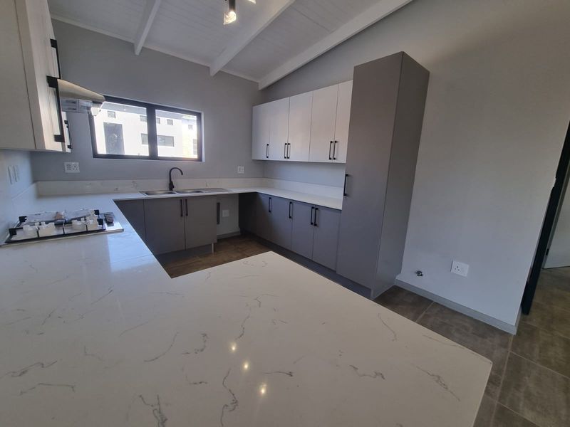 Apartment For Sale In Pretoria - Photo 8