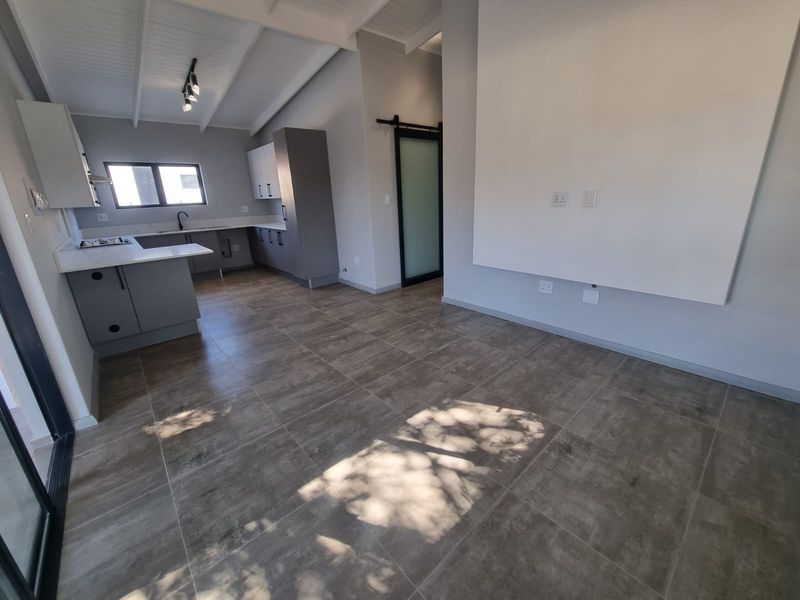 Apartment For Sale In Pretoria - Photo 3