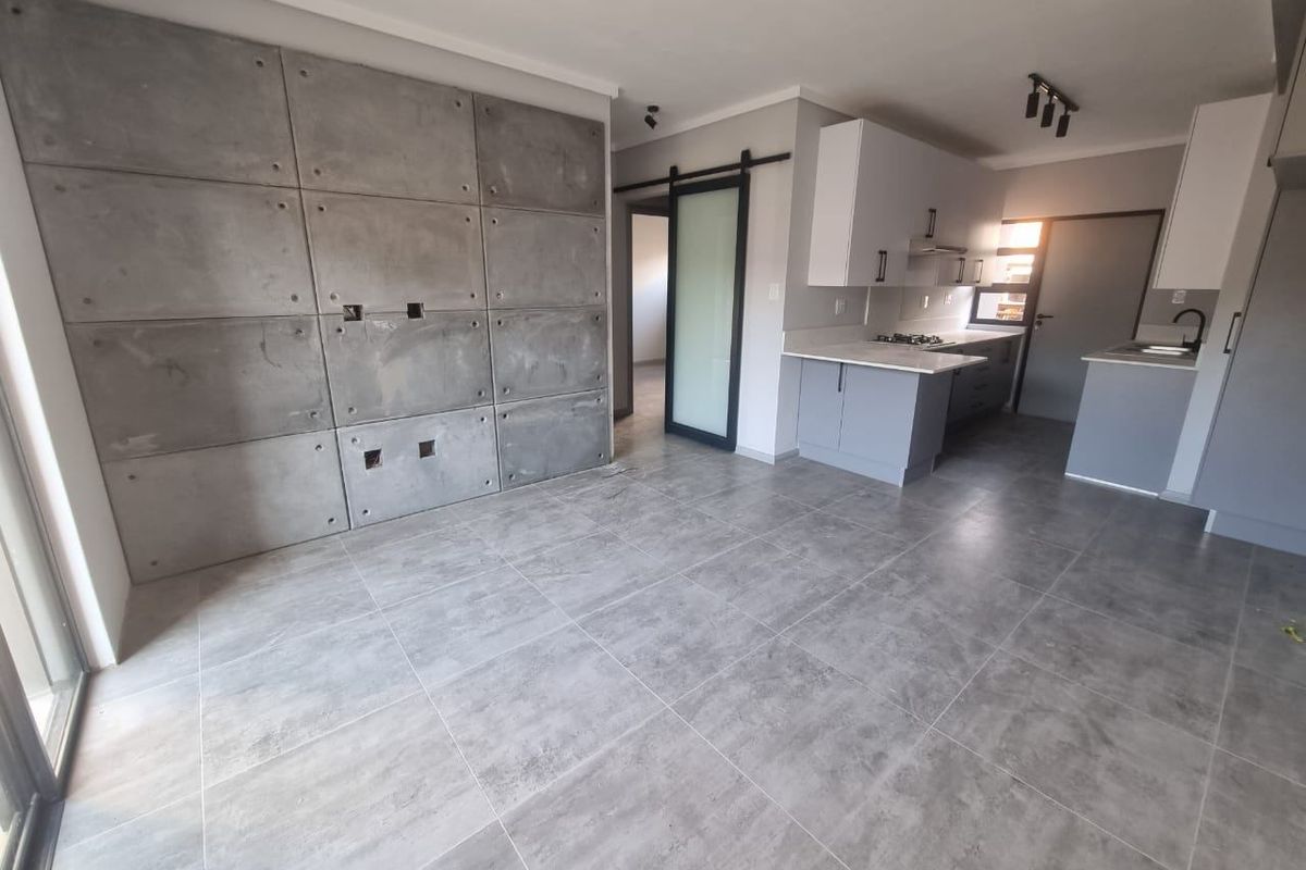 Apartment For Sale In Pretoria - Photo 2