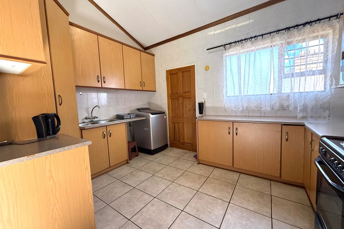 Townhouse For Sale In Bloemfontein - Photo 5