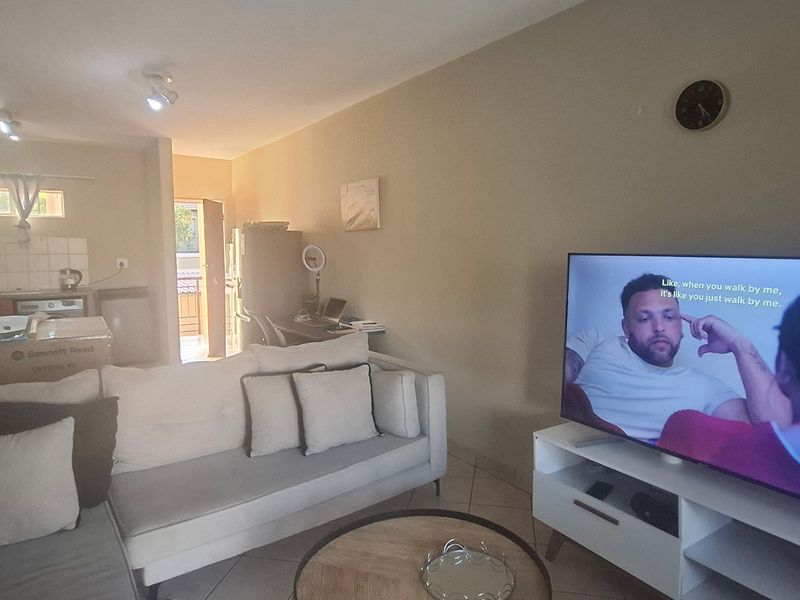 Apartment Rental Monthly In Randburg - Photo 10