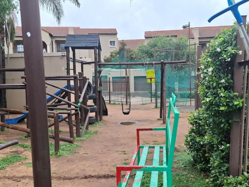 Apartment Rental Monthly In Randburg - Photo 8