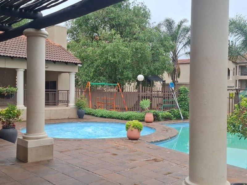 Apartment Rental Monthly In Randburg - Photo 4