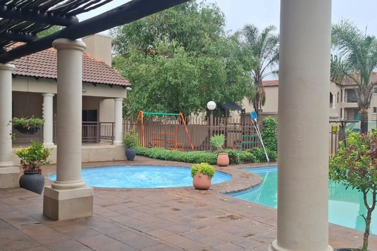 Apartment Rental Monthly In Randburg - Photo 4