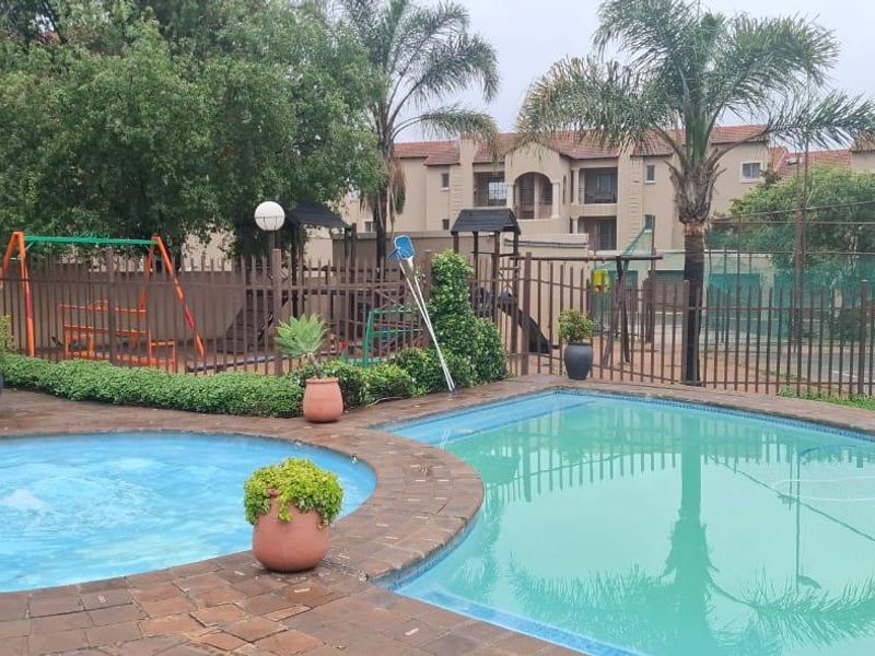 Apartment Rental Monthly In Randburg - Photo 3