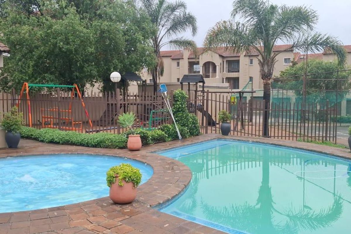 Apartment Rental Monthly In Randburg - Photo 3