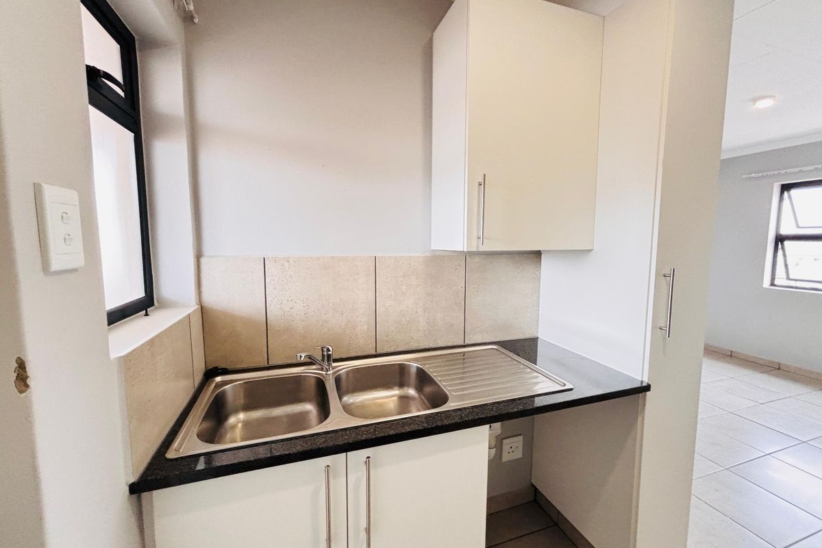 Apartment Pending Sale In Midrand - Photo 4