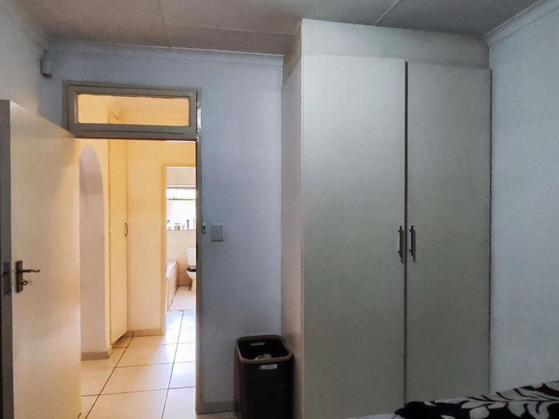 Townhouse For Sale In Kempton Park - Photo 8