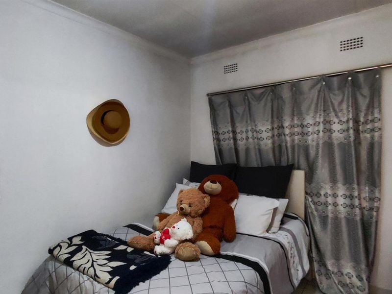 Townhouse For Sale In Kempton Park - Photo 7
