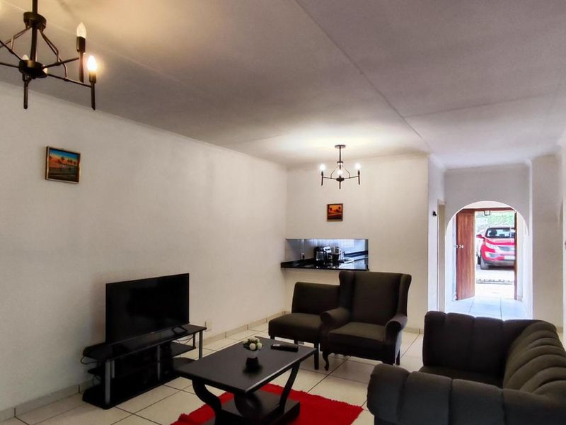 Townhouse For Sale In Kempton Park - Photo 6