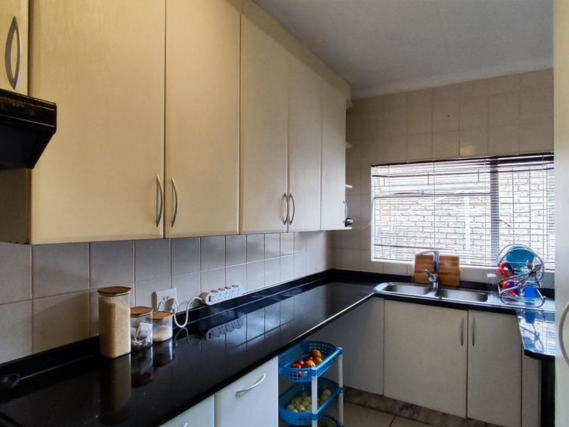 Townhouse For Sale In Kempton Park - Photo 3