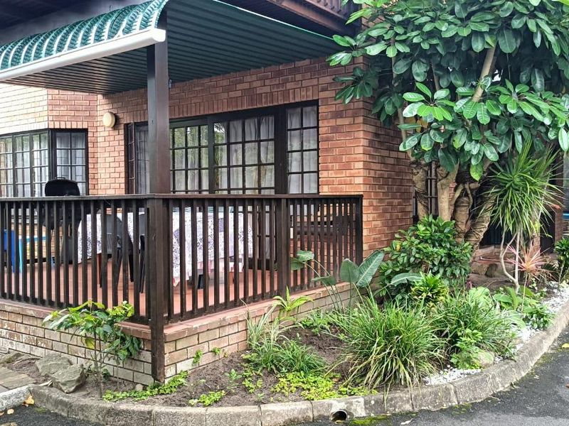 Townhouse For Sale In Margate - Photo 1