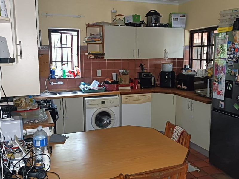 Townhouse For Sale In Margate - Photo 4