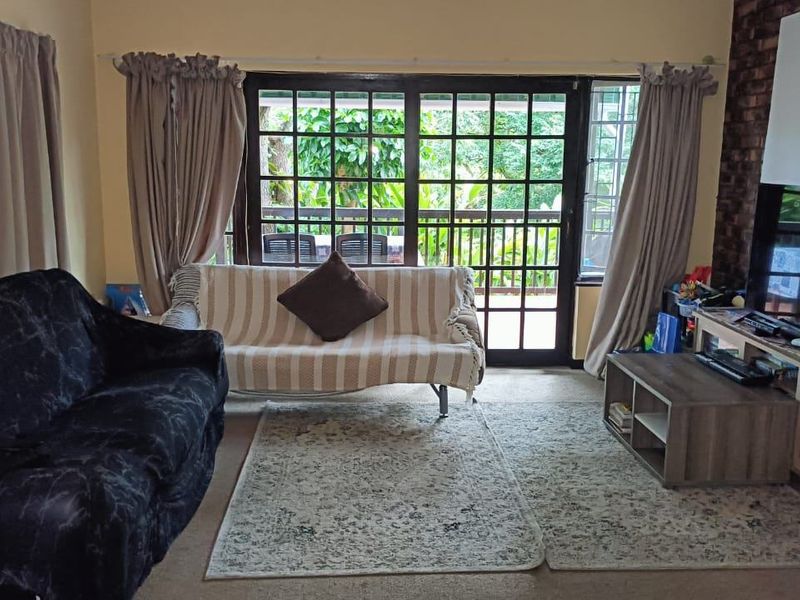 Townhouse For Sale In Margate - Photo 7