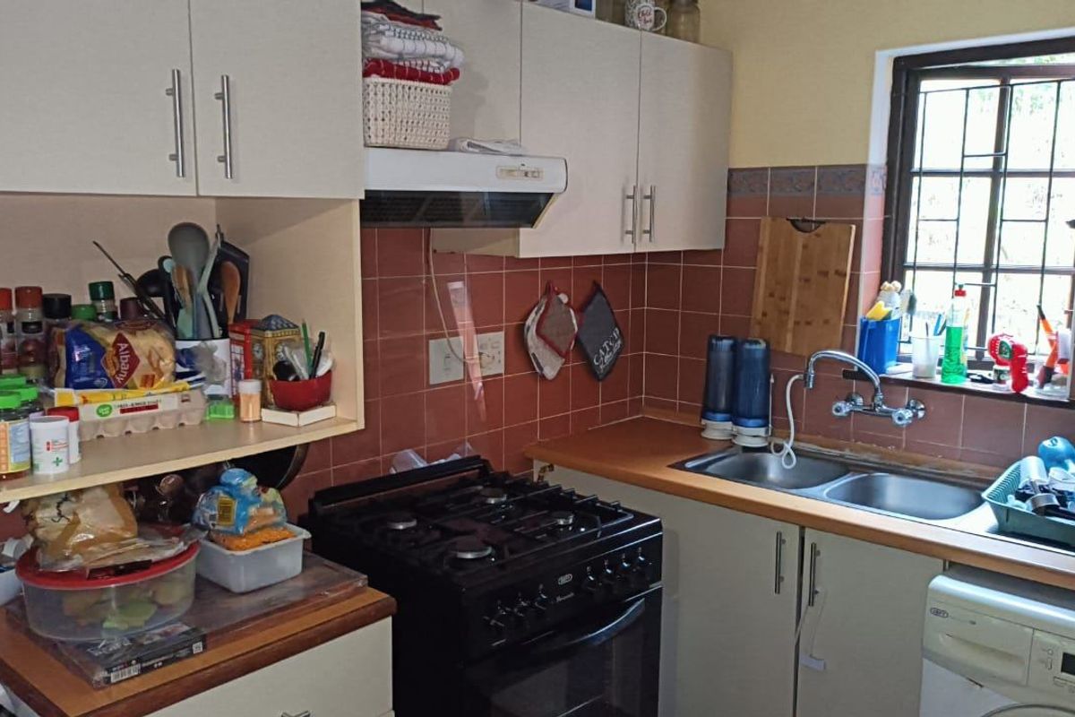 Townhouse For Sale In Margate - Photo 5