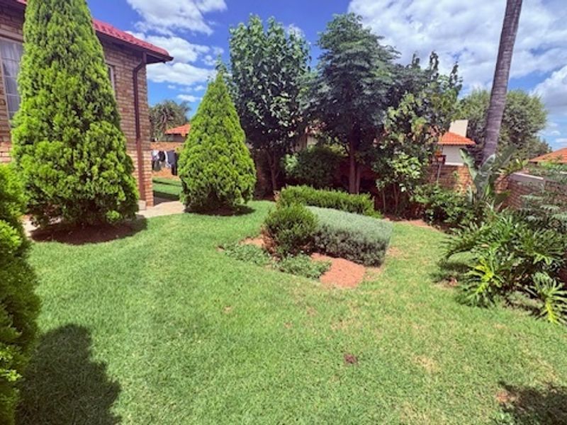 Cluster Pending Sale In Midrand - Photo 2