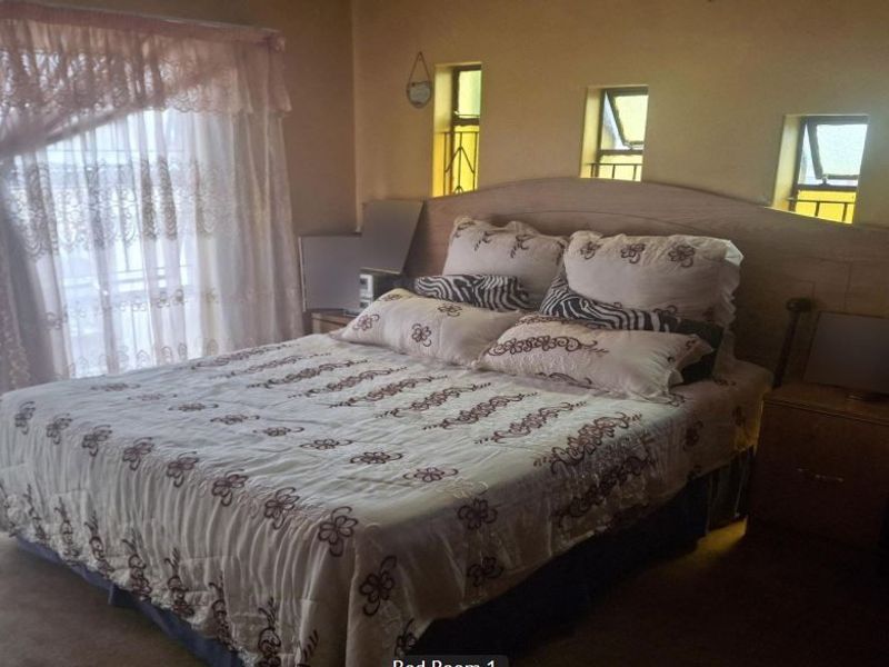 House For Sale In Tembisa - Photo 9