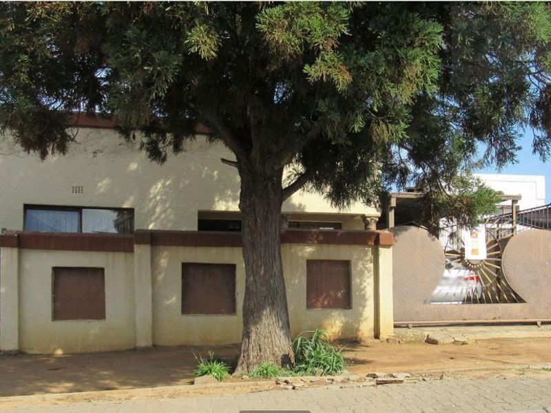 House For Sale In Tembisa - Photo 1