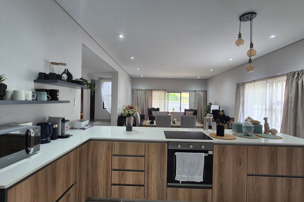 House For Sale In Nelspruit - Photo 2
