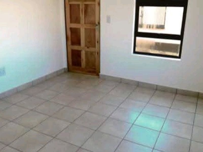 Townhouse For Sale In Boksburg - Photo 3