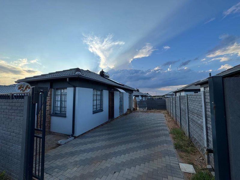 House For Sale In Pretoria - Photo 1