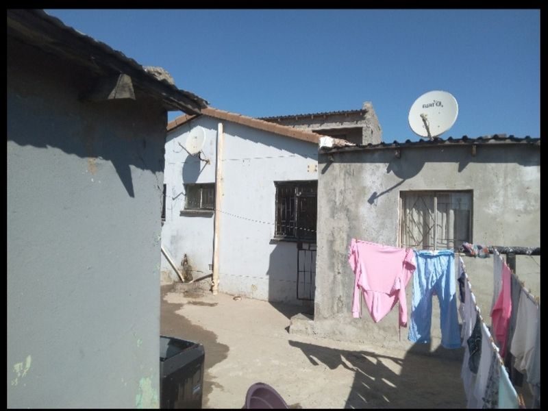 Townhouse For Sale In Tembisa - Photo 5