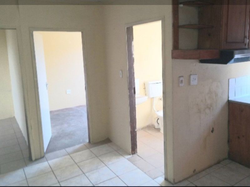 Townhouse For Sale In Tembisa - Photo 7
