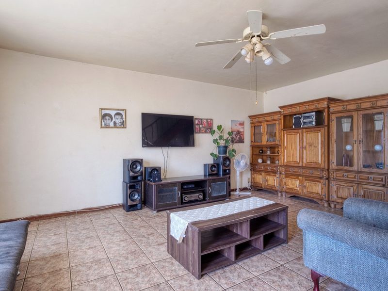 Townhouse Pending Sale In Port Elizabeth - Photo 5