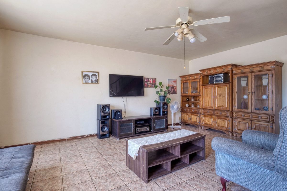 Townhouse Pending Sale In Port Elizabeth - Photo 5