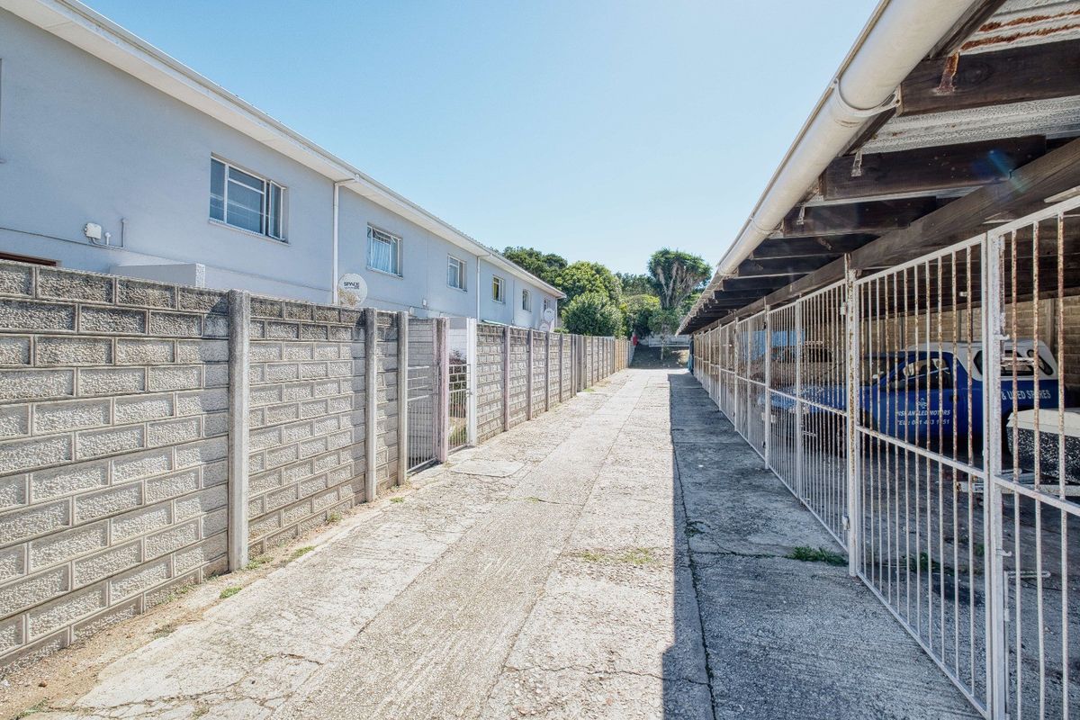 Townhouse Pending Sale In Port Elizabeth - Photo 2