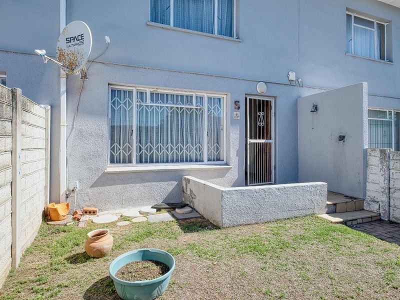 Townhouse Pending Sale In Port Elizabeth - Photo 4