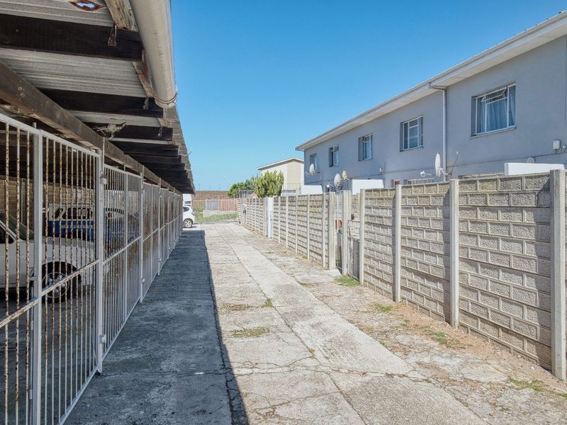 Townhouse Pending Sale In Port Elizabeth - Photo 3