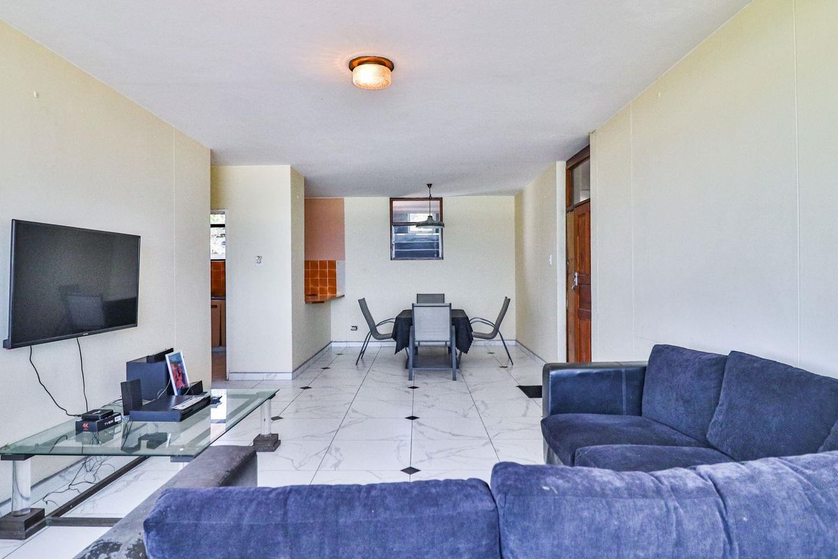 Townhouse For Sale In La Mercy - Photo 3