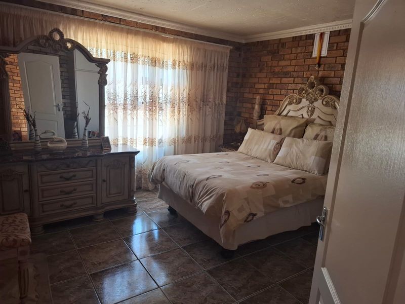 House For Sale In Nigel - Photo 9