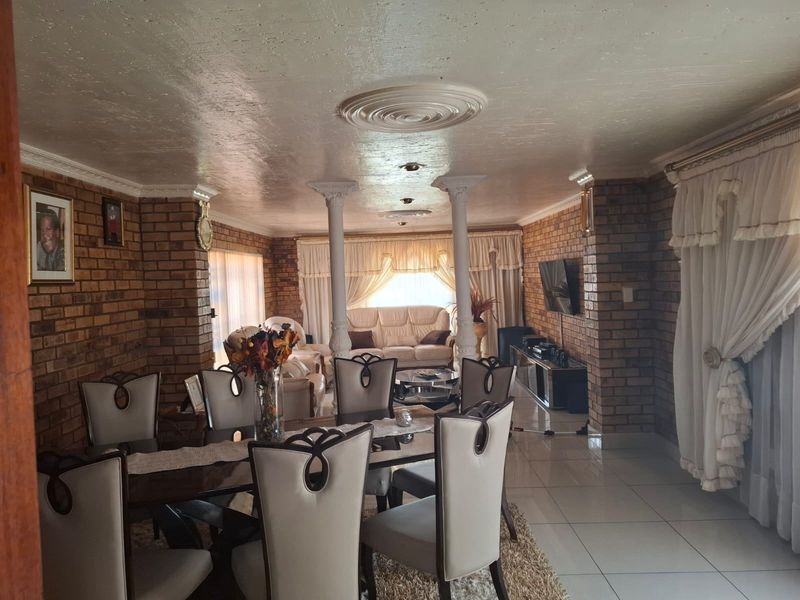 House For Sale In Nigel - Photo 5