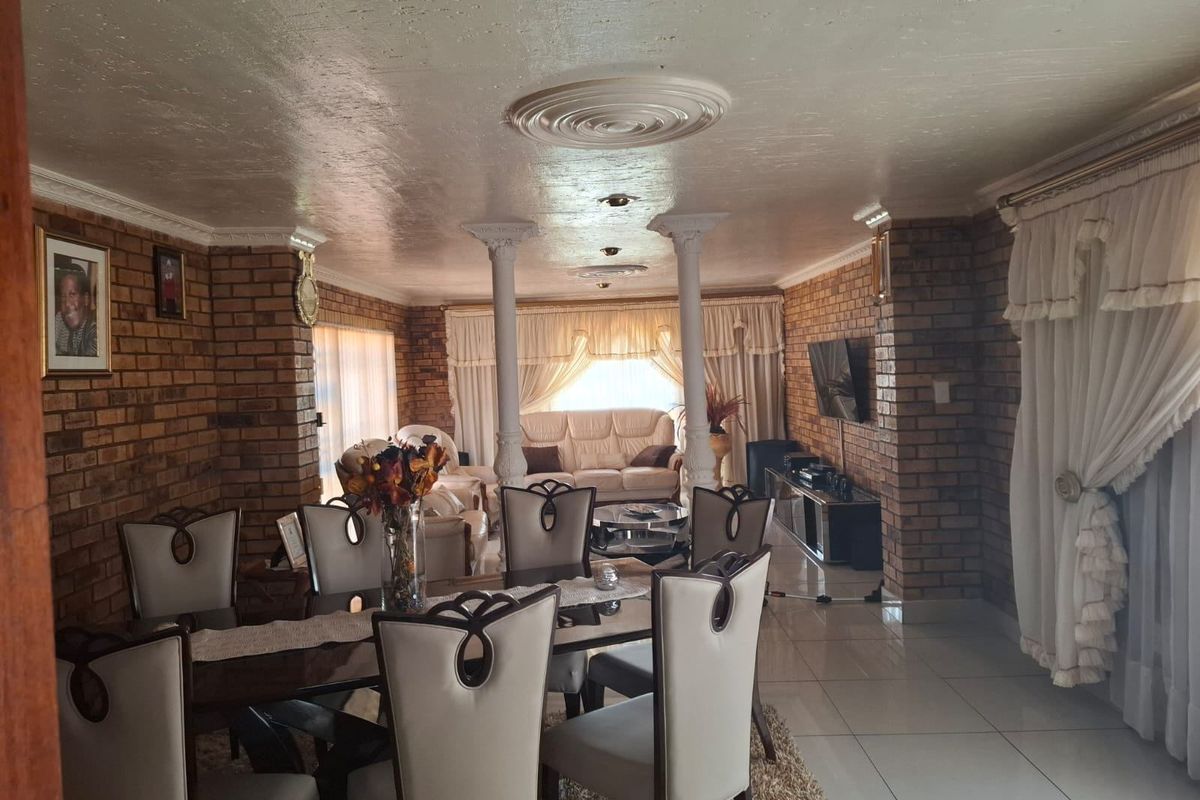 House For Sale In Nigel - Photo 5