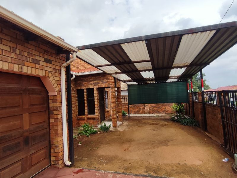 House For Sale In Boksburg - Photo 2