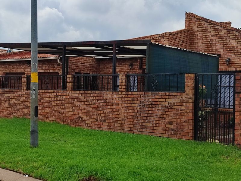 House For Sale In Boksburg - Photo 3