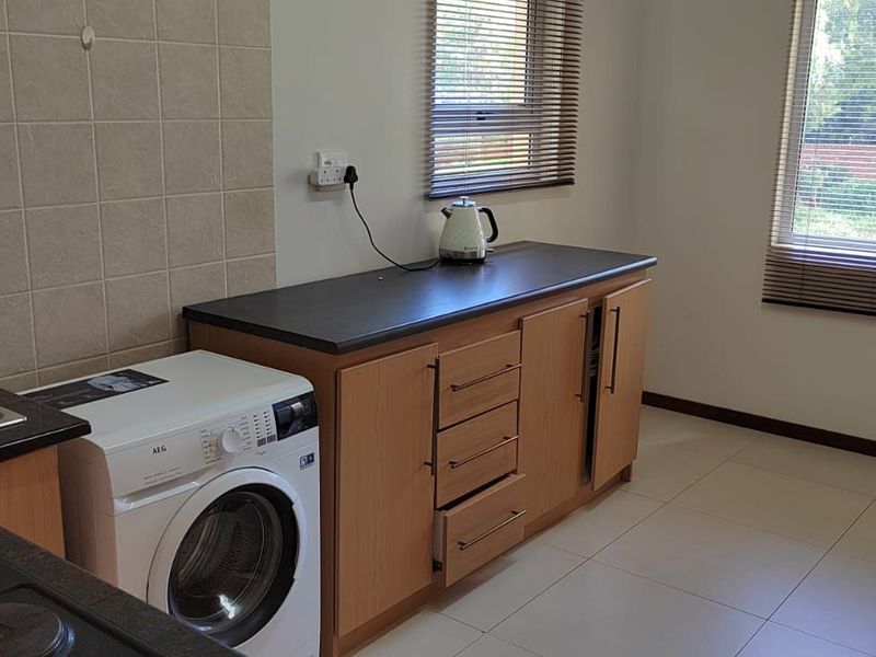 Apartment Rental Monthly In Pretoria - Photo 6